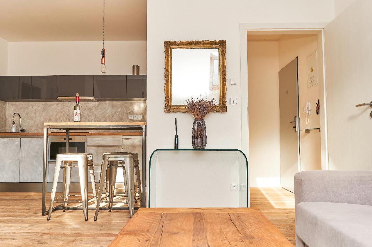 מיקולוב Apartman Newstalgie מראה חיצוני תמונה